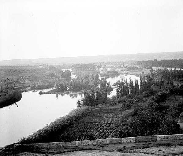 Río Tajo en Toledo en septiembre de 1907. Fotografía de Petit. Société Française d'Archéologie et Ministère de la Culture (France), Médiathèque de l'architecture et du patrimoine (archives photographiques) diffusion RMN