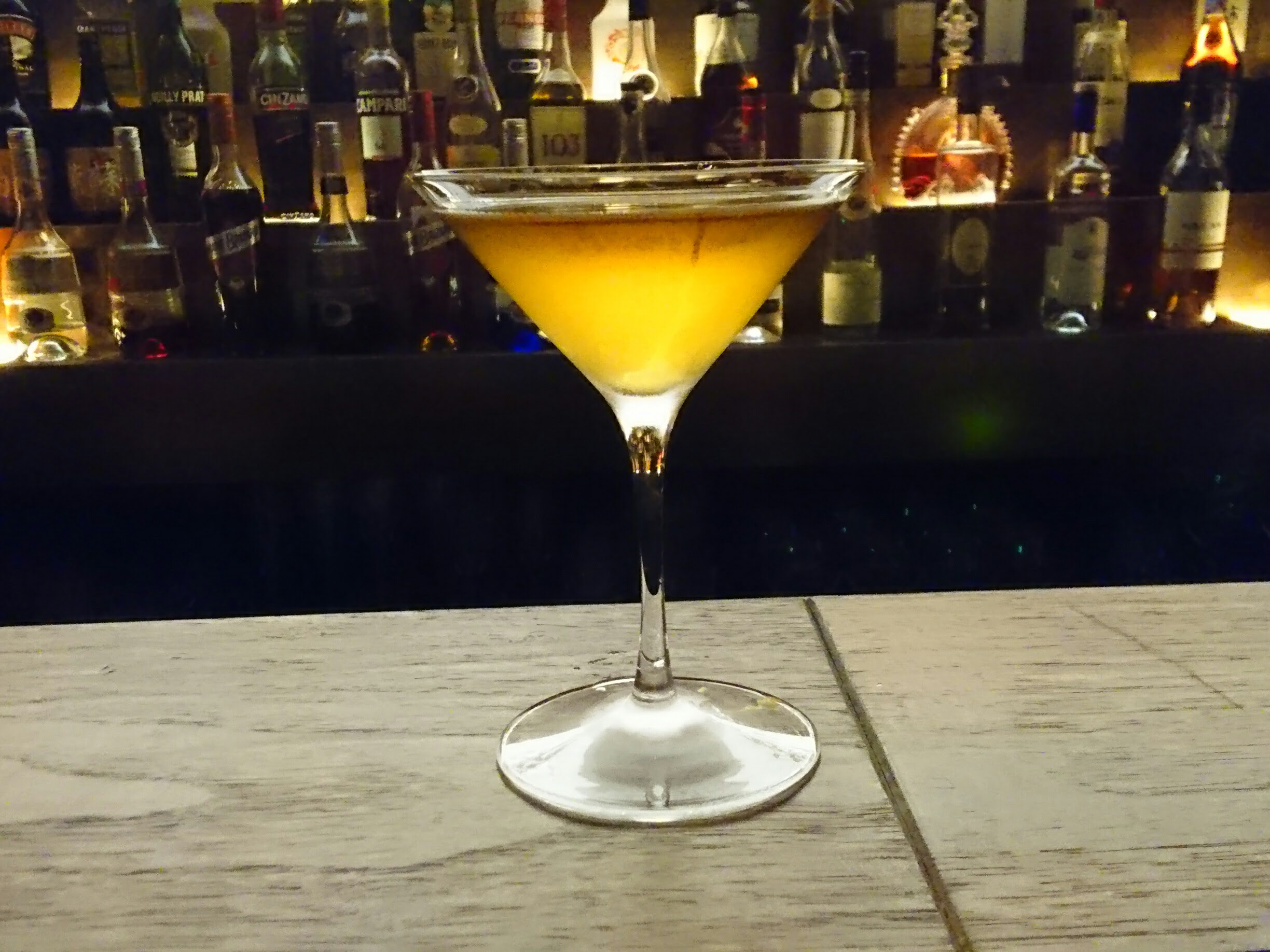 ジンとブランデーのカクテル スターティング オーバー 越谷 南越谷のバーならvin Brule Verre