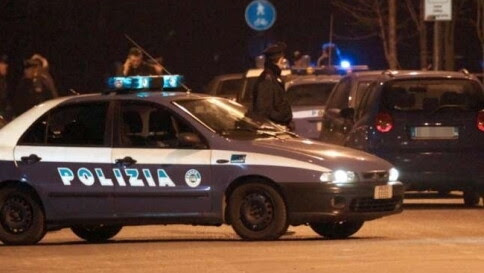 Roma,rissa in strada:3 accoltellati