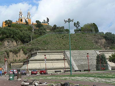 pyramide de Cholula.jpg