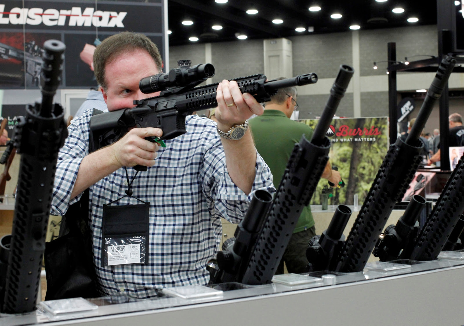 US election 2016: NRA accuses Clinton of leaving gun ...