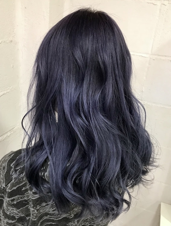 ネイビーブルーヘアカラー 青カラー ネイビーカラーにしてみたい方の参考カラー写真 グラデーションカラー インナーカラー ハイライトカラー Sherry 原宿美容室