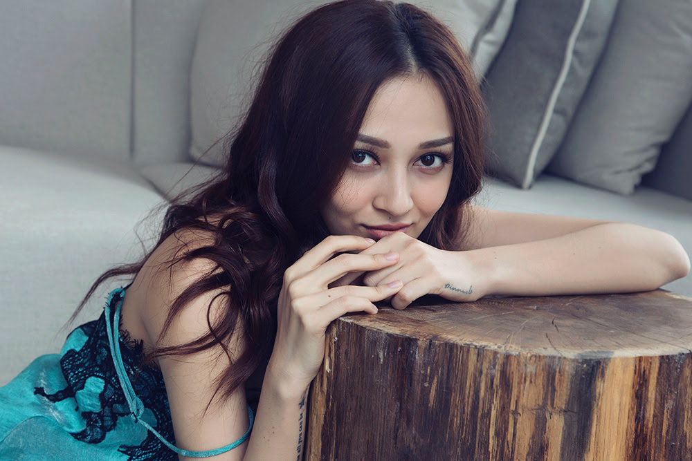 Không ngờ bạn gái Hồ Quang Hiếu diện đầm ngủ gợi cảm thế này - 5
