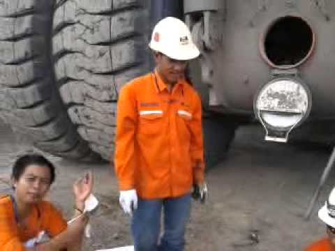 Video Mesin Truk Batu Bara