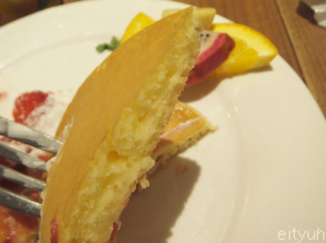 ハワイアンパンケーキファクトリー トロピカルフルーツ ストロベリー ホイップ 日々飽食