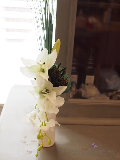 現代のインテリアに合うお洒落な仏花 供花が学べるコースです フラワーエデュケーションジャパン