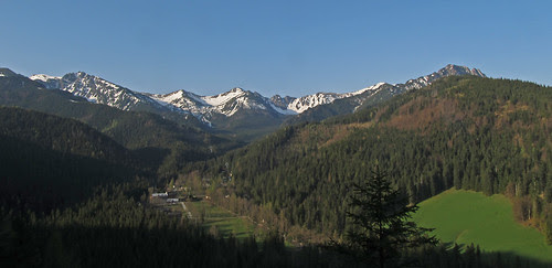 Kuźnice and the High Tatra from the slopes of Nosal