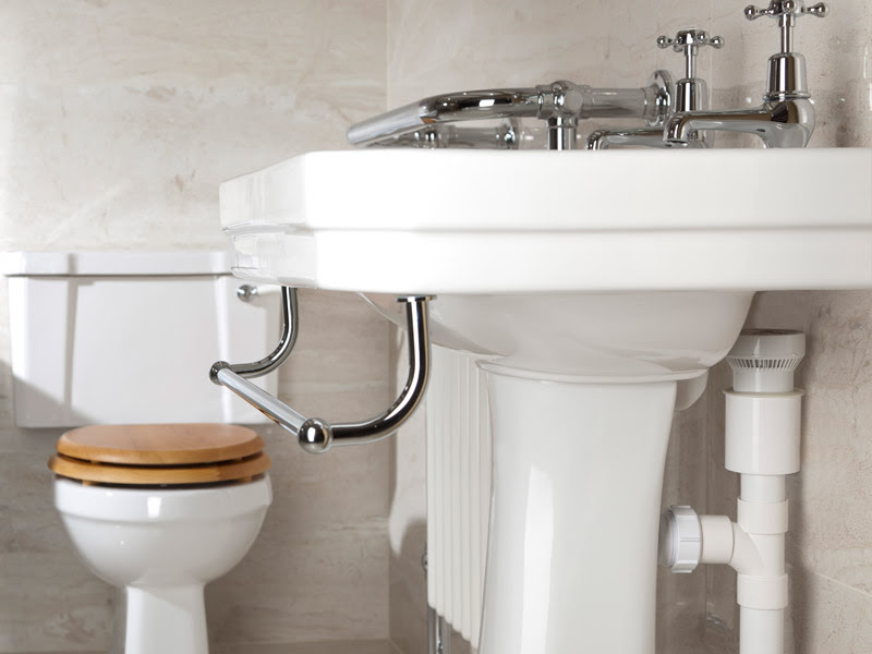 Pedestal sink p trap