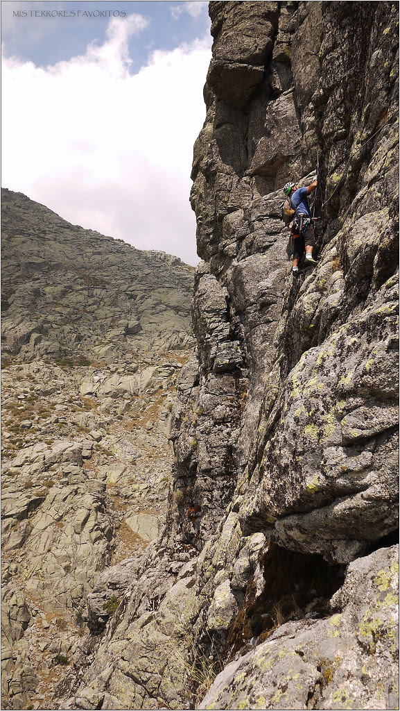 VÍA MUSGOMORFOSIS ED 220 m 6c+ - Aguja Fco.Galán - Pared Noroeste de Risco Gordo - Villarejo