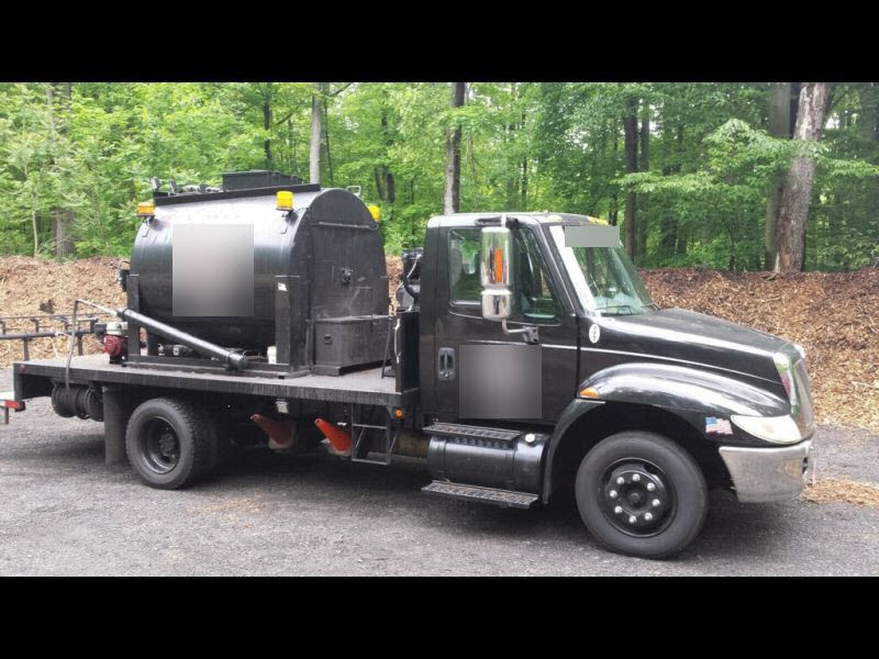 Used Sealcoating Tanks & Asphalt Squeegee Machines