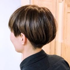 女性ショートヘアのオススメは刈り上げと２ブロック ツーブロック です 家でするやり方も紹介します 髪トレブログ