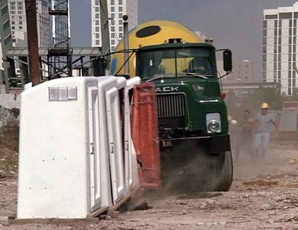 IMCDb.org: Mack DMM-600 in "Miami Vice, 1984-1989"