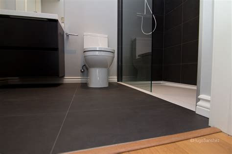 There are many different types of wood floors to choose from. Curbless shower base - CÃ©ramiques Hugo Sanchez