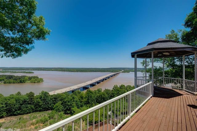 Balcony and Arkansas River