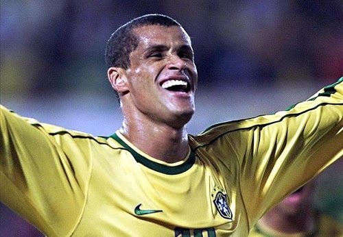 元ブラジル代表リバウド 41 が現役引退発表 02年日韓ｗ杯で 3r の一角を担い優勝に導く カルチョまとめブログ