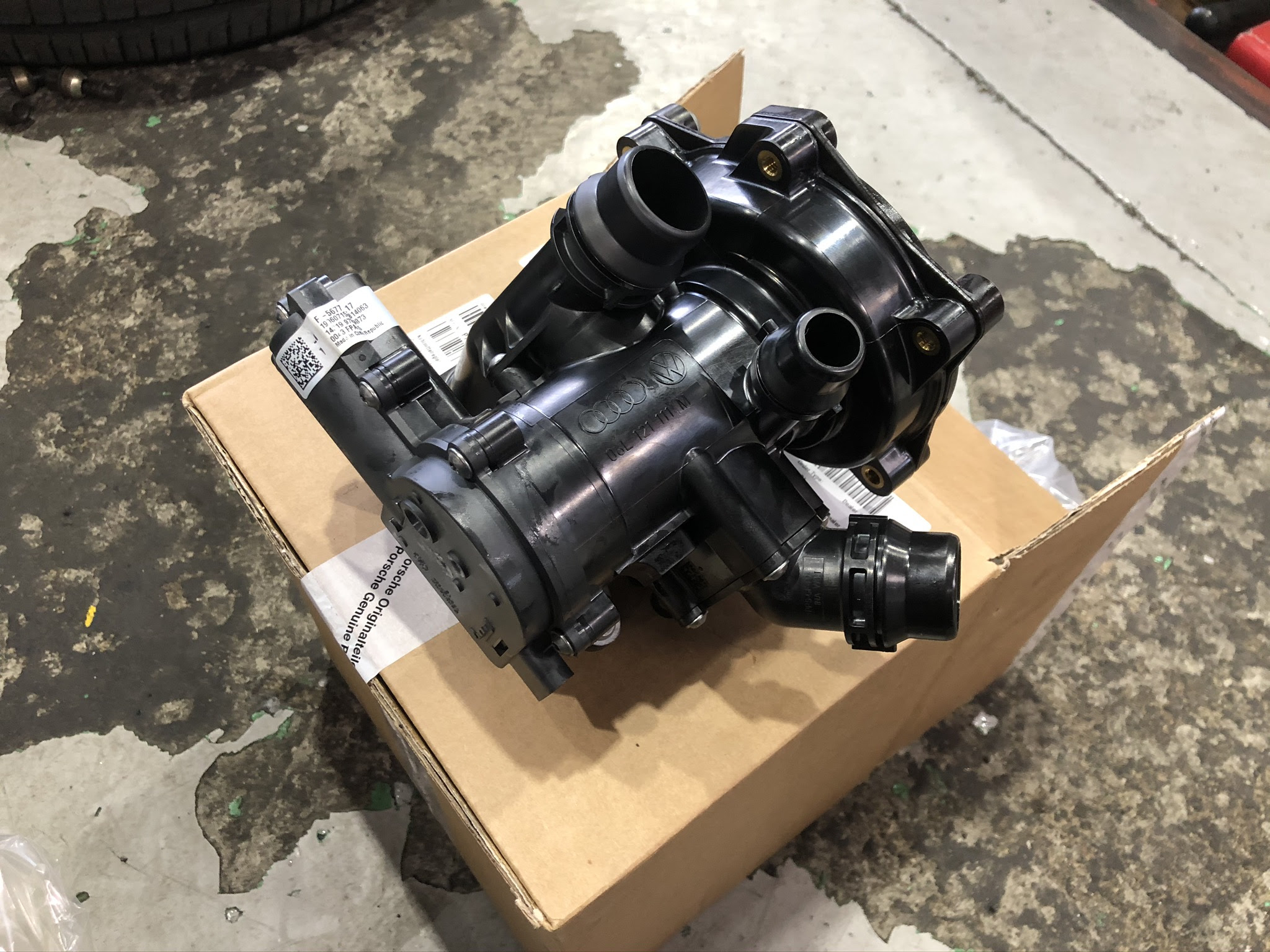 ポルシェ 95bマカン 冷却水漏れ修理 輸入車の修理 車検 整備のdtsブログ