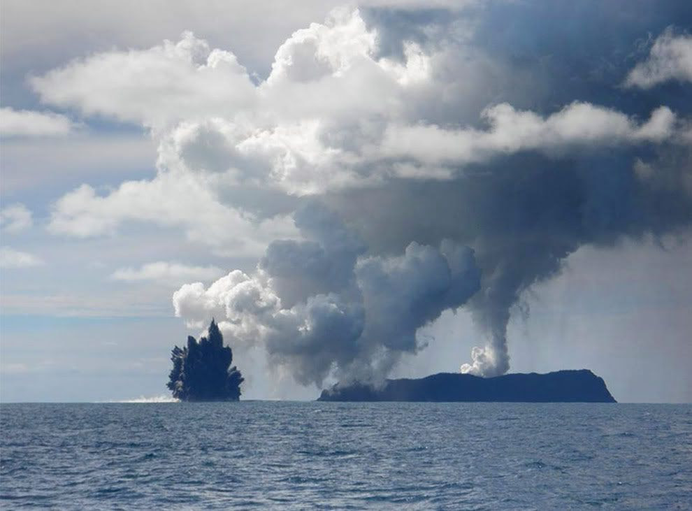 Gunung Raksasa di laut sumatra 4