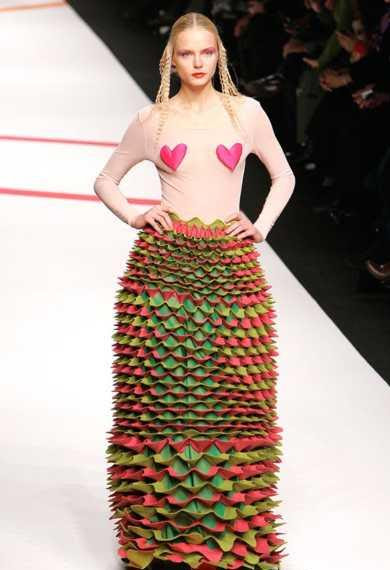 فساتين غريبة حلوه وفخمة 2017-2018