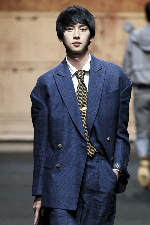 ファッションのインスピレーション 100 Epic Best肩 幅広い 似合う 服 メンズ