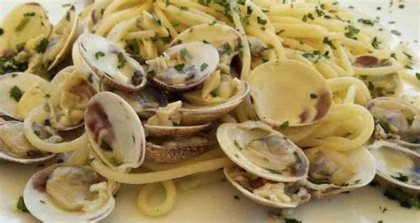 ricetta degli spaghetti  le vongole napoli turistica
