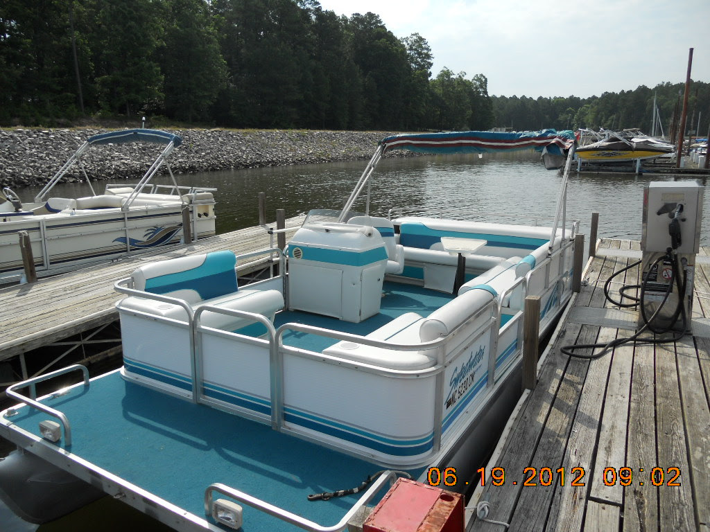 Pontoon Boat Rentals on Jordan Lake