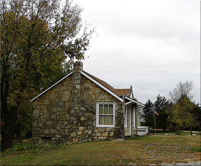 DSCN4569A limestone house