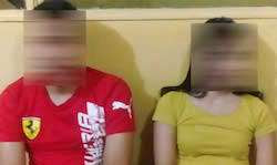 Waduh! Suami Pergoki Sang Istri Lagi Berduaan di Kos Selingkuhannya HorasSumutNews.com - Berita Terkini Terbaru Hari Ini - Perselingkungan seorang oknum pejabat di Bolaang Mongondow Utara (Bolmut), Sulawesi Utara akhirnya terungkap ke publik. Itu terjadi setelah HS, 35, yang indekos di Kecamatan Kaidipang, kepergok mesum dengan wanita yang sudah punya suami berinisial FD, Berita Daerah Indonesia, 