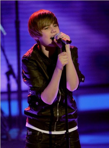 justin bieber 2011 tour. justin bieber 2011 tour pics.