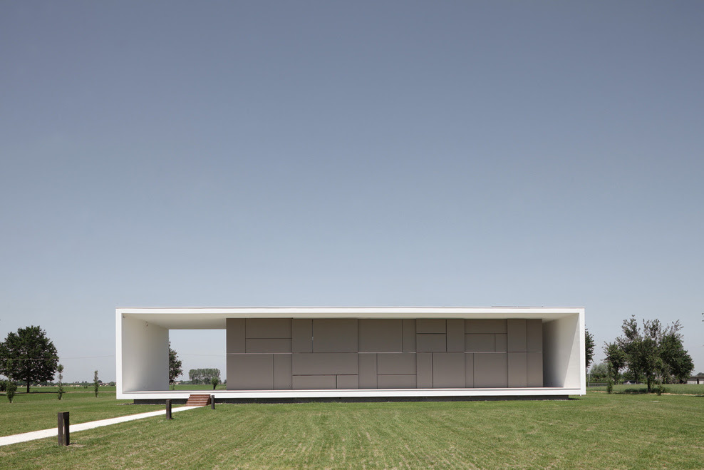 Minimalist Italian House On a Flat Open Space DigsDigs Minimalist Italian House On a Flat Open Space DigsDigs