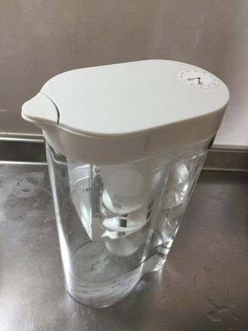 浄水ポット でマンションの水道水に安心感プラス 無印良品で買ったもの チーム家族の作り方 La Vida Alegre