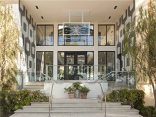 Oceana Beach Club Hotel