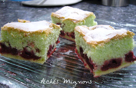 Gateau Moelleux A La Pistache Et Aux Griottes Peches Mignons
