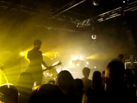Enjoy BRMC playing Red Eyes And Tears at the Echoplex in Silverlake