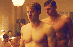 How did they make chris evans skinny in captain america Gif Captain America Chris Evans Captain America The First Avenger Lawyerupasshole