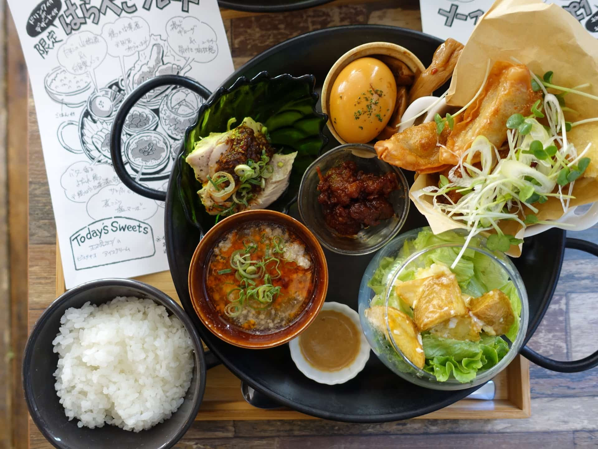 はらぺこ飯店 神戸 元町の中華バルで限定ランチ はらぺこプレート は1日食限定でコスパ抜群