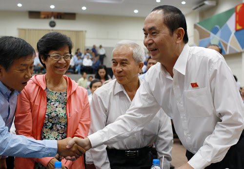chu-tich-nuoc-cam-ket-bao-ve-tre-khong-bi-bao-hanh
