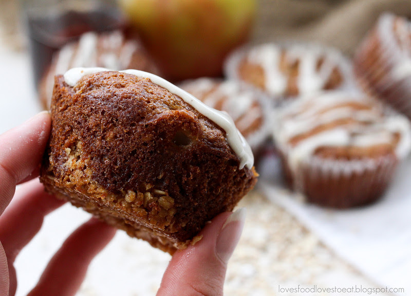 Apple Muffins with Crunchy Oat Bottom & Maple Cinnamon Glaze: Loves Food, Loves to Eat
