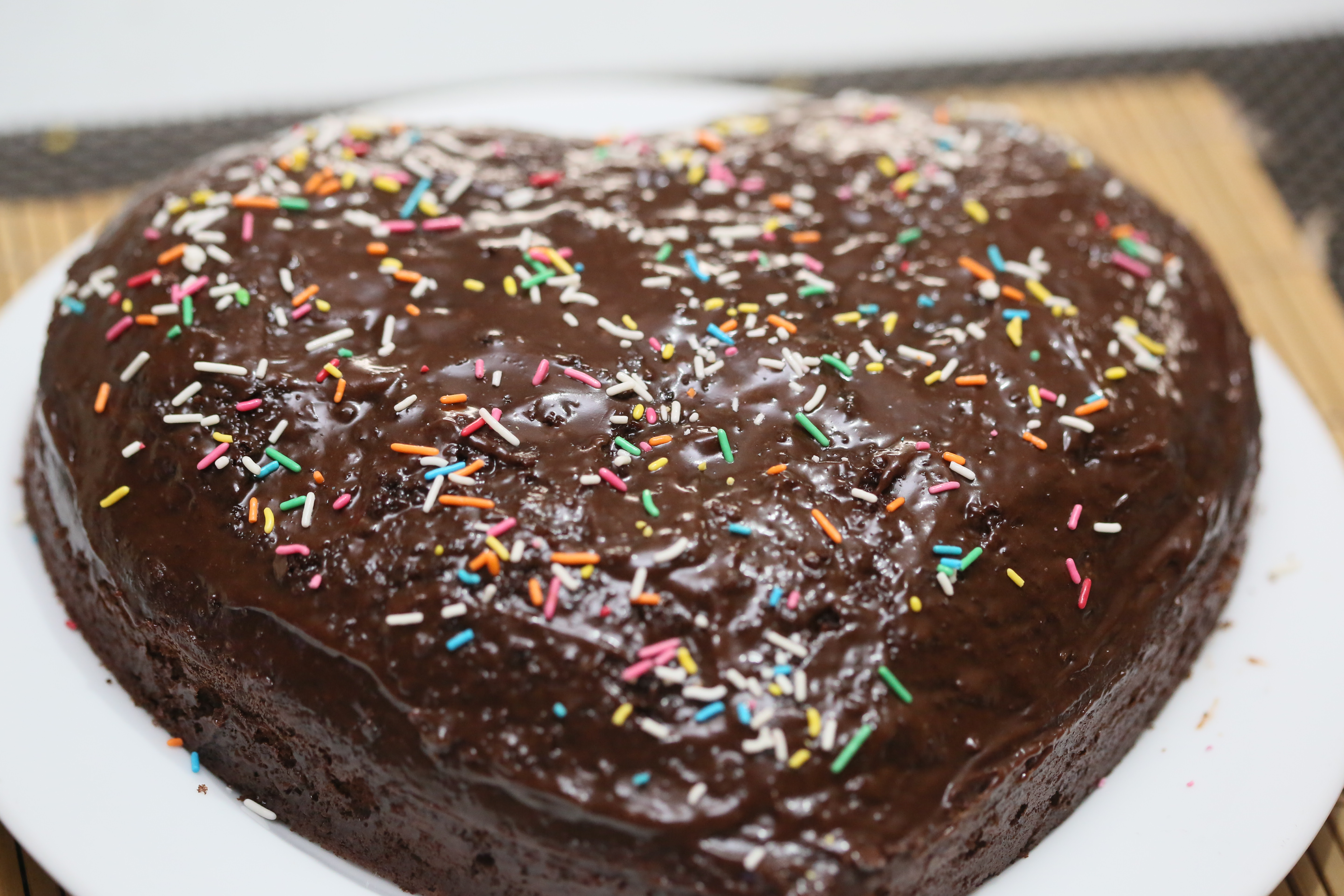 cutebugdesigns: Guest Post - Make your own cake stencils