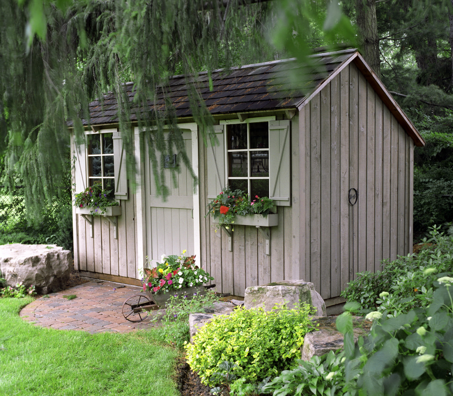 Grow Your Garden’s Appeal with a Splendid Shed