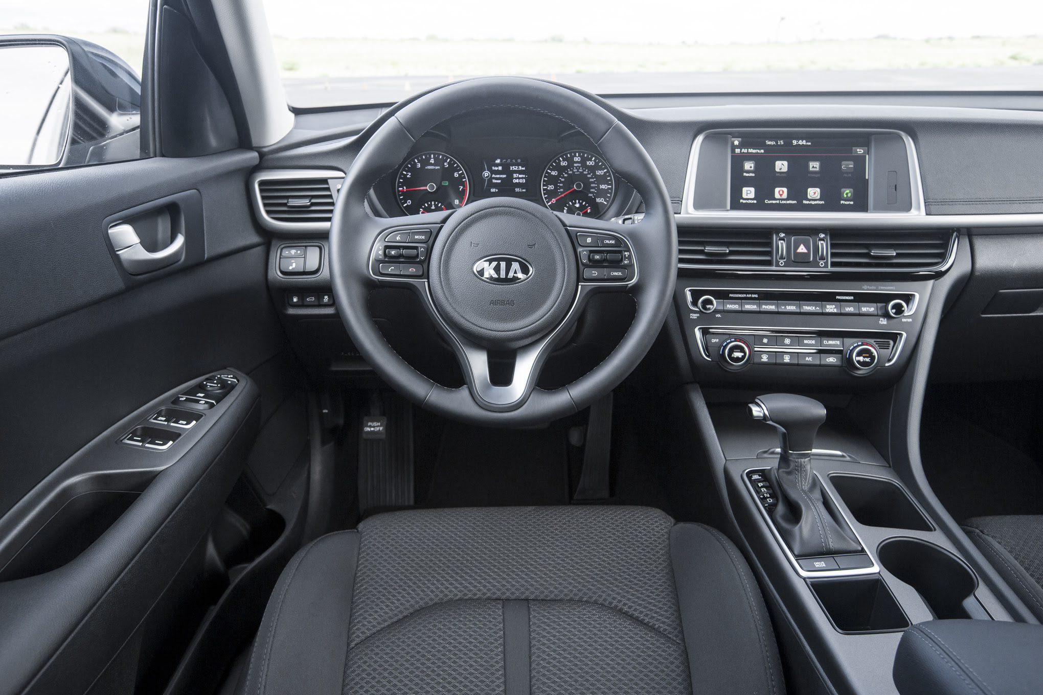 2016 Kia Optima 16T LX cockpit