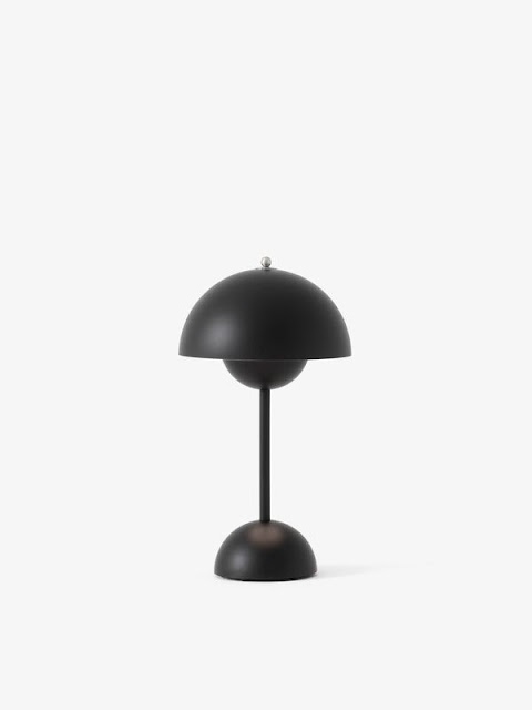 sort bord lampe