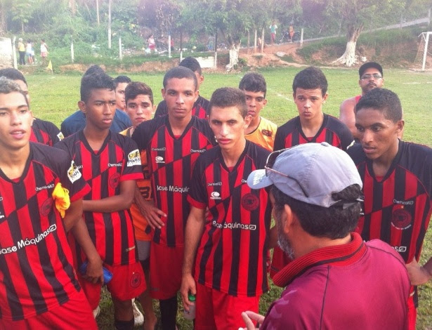 Treinamento do Íbis, de Pernambuco, time que já foi considerado "o pior do mundo"