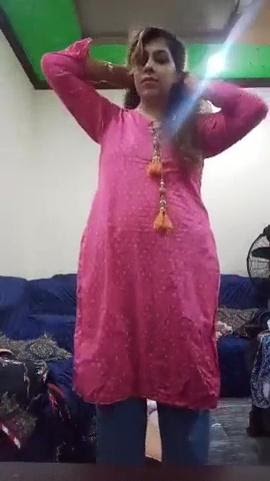 Hot Paki Girl Stripping & Showing Her Nude Body