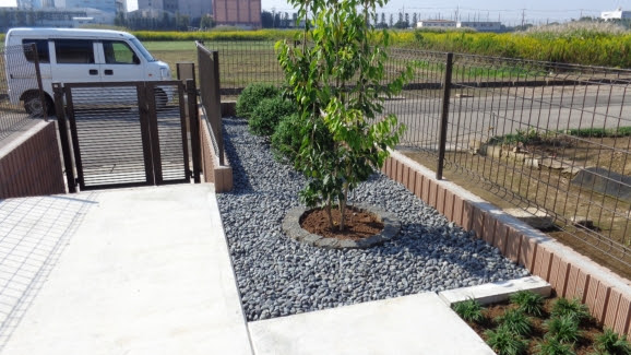 美観を考えた雑草対策 埼玉県加須市 茨城県古河市のお庭のことなら エクステリア 外構 ガーデン 株式会社カネイ工房