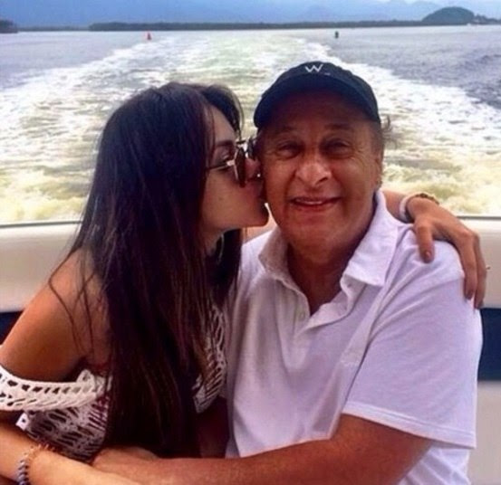 A bela chegou a publicar uma foto ao lado do futuro presidente da CBF em um iate no Guarujá, indicando que o romance era sério