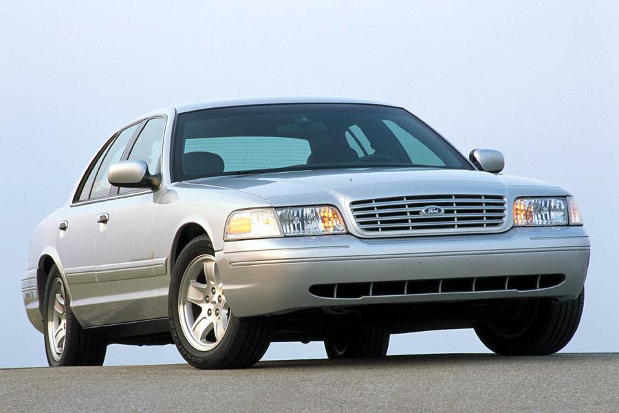 2002 Ford Crown Victoria Reviews, Specs and Prices | Cars.com