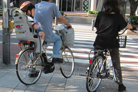 ３人乗り ２人乗り子供乗せ車 安心 安全な選び方