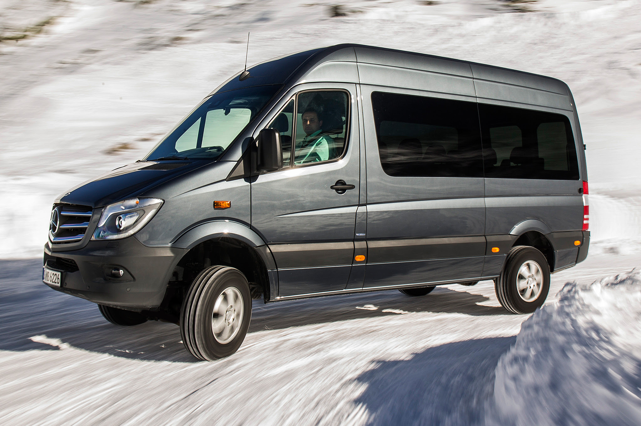 2015-Mercedes-Benz-Sprinter-4x4-Euro-Spec-in-motion1