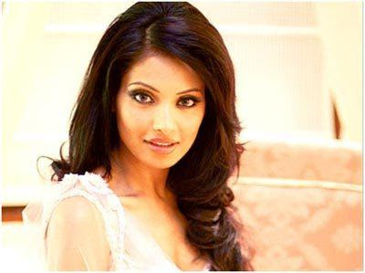 bipasha basu with makup
