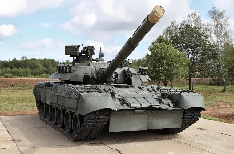 Tanque de tanque T-80UE mbt